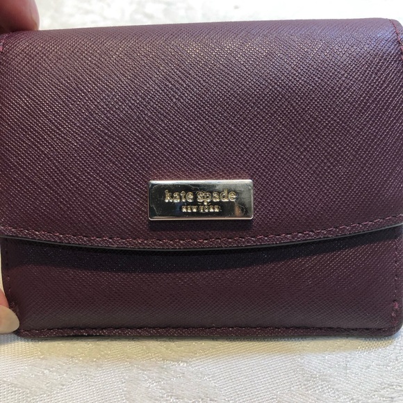 Kate Spade Petty Laurel way Mini Wallet Mulledwine - Picture 11 of 13